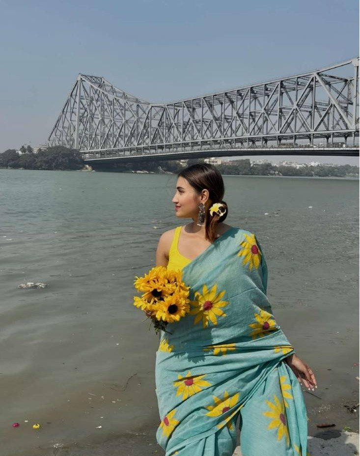 Mulmul cotton flower Print Saree